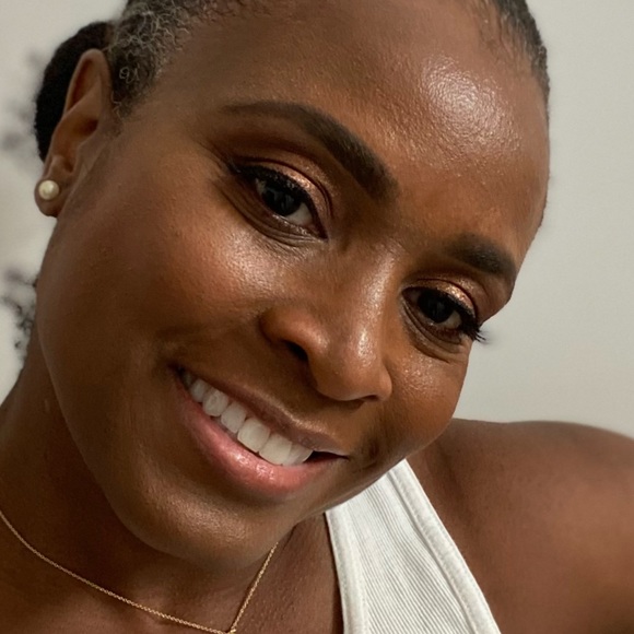 Meet your Posher, Cassandra - Picture 2 of 7